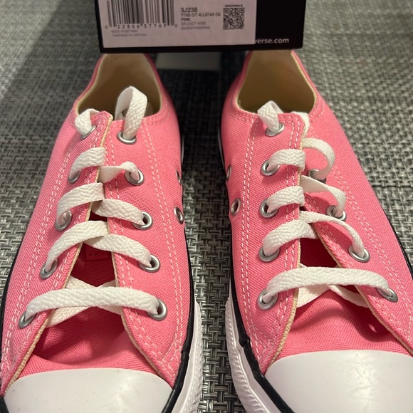 Converse Kids- Chuck Taylor® All Star® Core Ox (Little Kid)- PINK- Brand New! - Picture 1 of 4